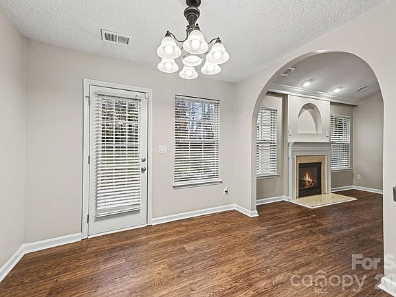 3rd image of 6902 Brachnell View Dr