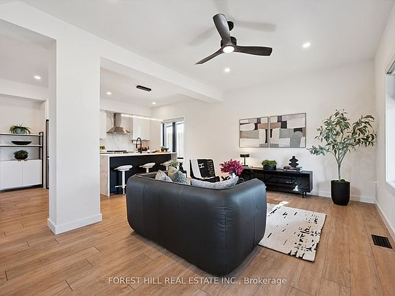 5th image of 121 Park St