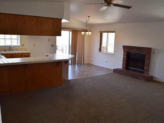 5th image of 617 Kathy Ct
