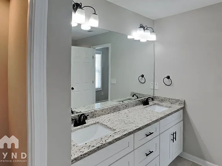 201 Jackson Pl NW — Photo 9