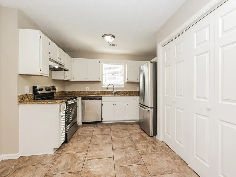 4104 Pepperwood Dr — Photo 7