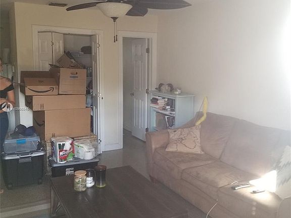 2nd image of 11 Tropical Dr #4