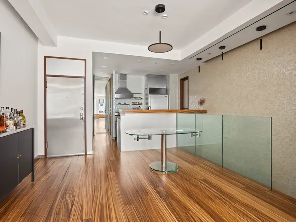 244 West 23rd Street image 2 of 10