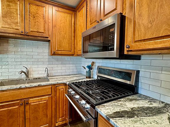 4th image of 7417 Aylesworth Ave