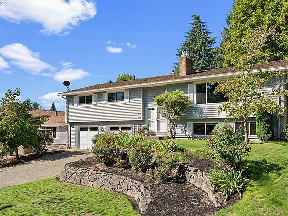 3rd image of 215 NE 17th Ave