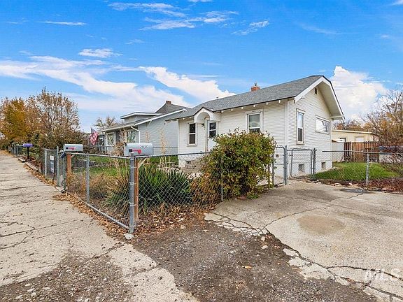 5th image of 246 Lois St #246 & 246.5