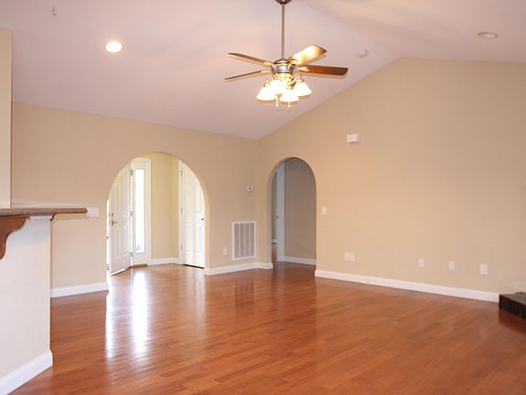2nd image of 252 Jessie Ln