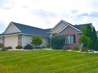 606 Deer Cliff Ct, Fort Wayne, IN 46804