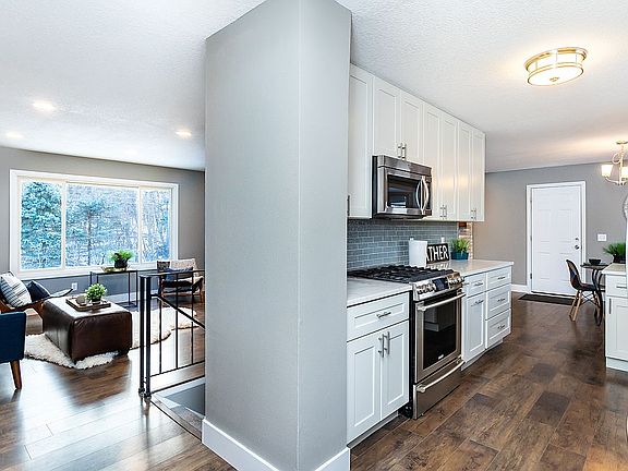3rd image of 13712 Wellington Cres E