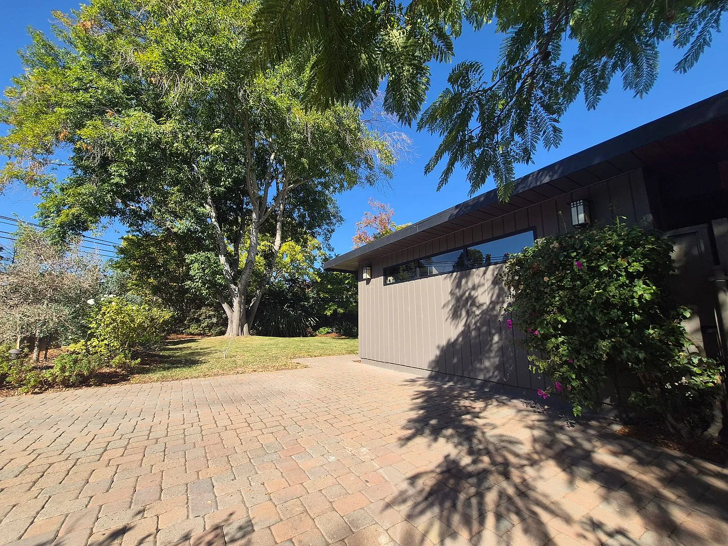 Classic Eichler in Palo Alto: 3707 Lindero Drive — Photo 3