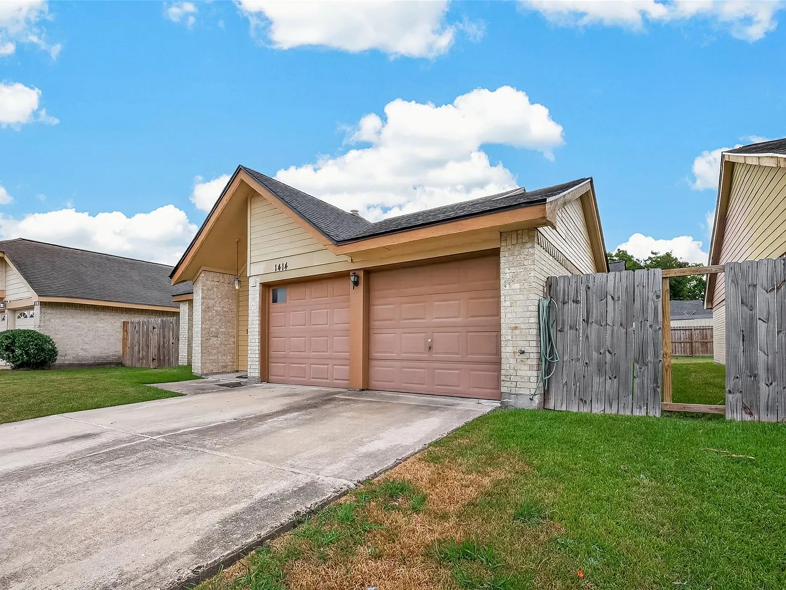 3 bed, 2.0 bath, 1628 sqft, $2,100 — Photo 3