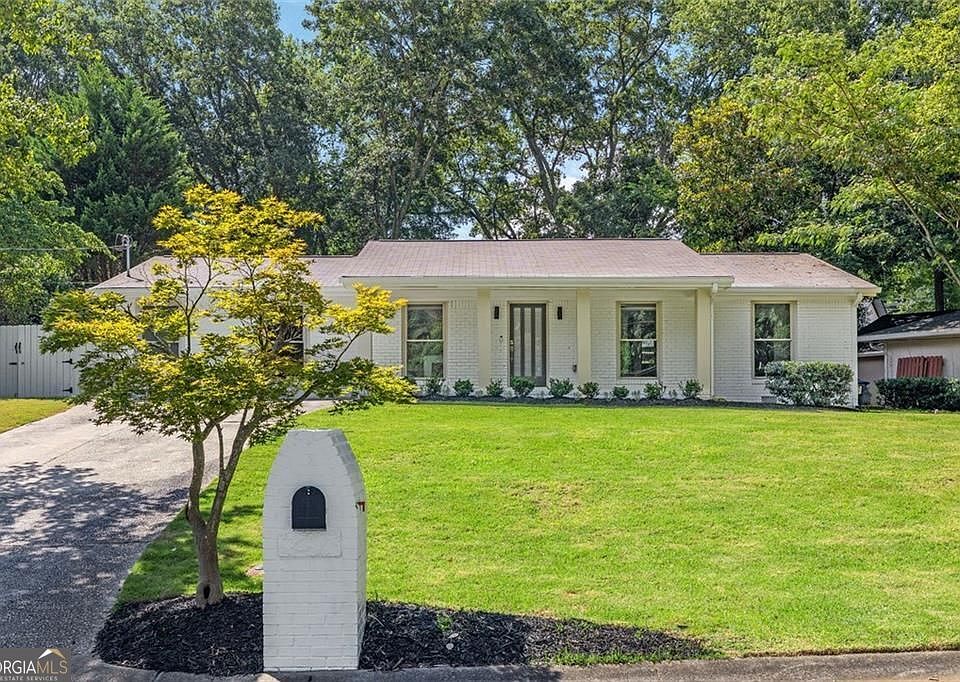 1st image of 317 Crestview Cir