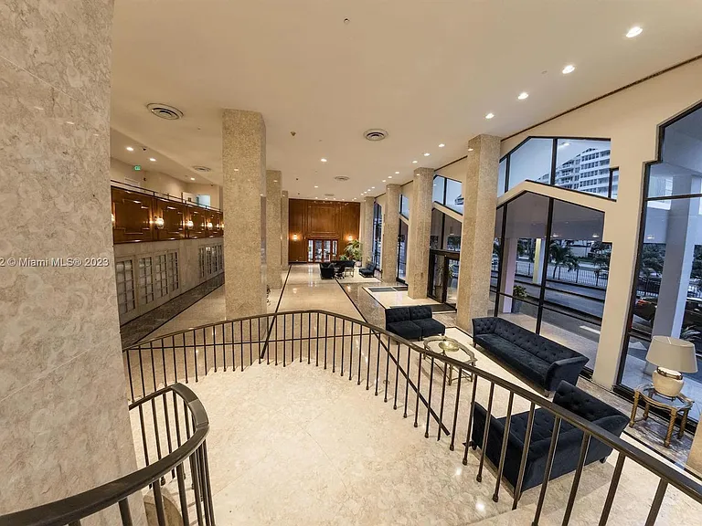 5601 Collins Ave #1405 — Photo 32