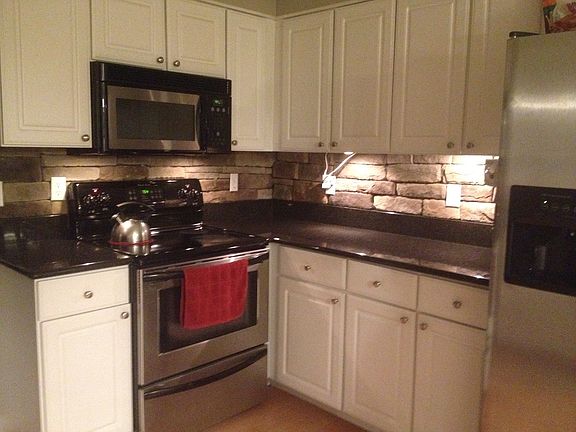 4th image of 1139 Woods Pkwy