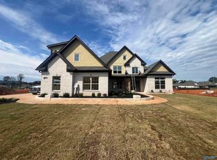 131 Lanwood Dr, Huntsville, AL 35811