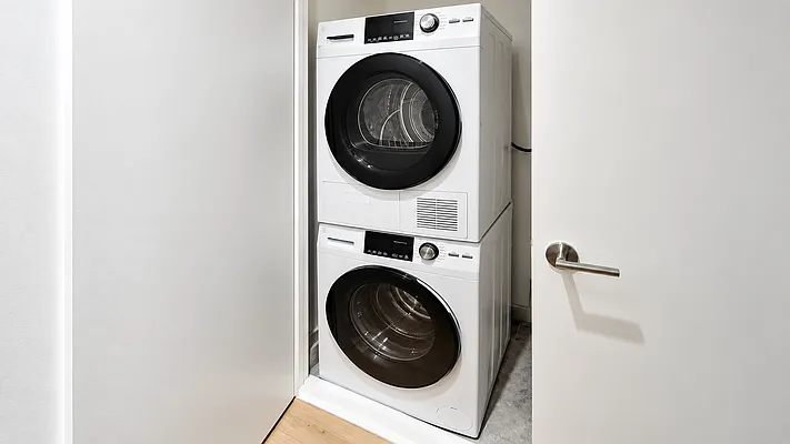 Laundry, photo 1