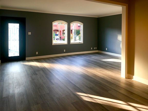 2nd image of 222 1/2 Pomona Ave