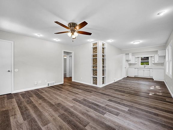5th image of 803 Marion St