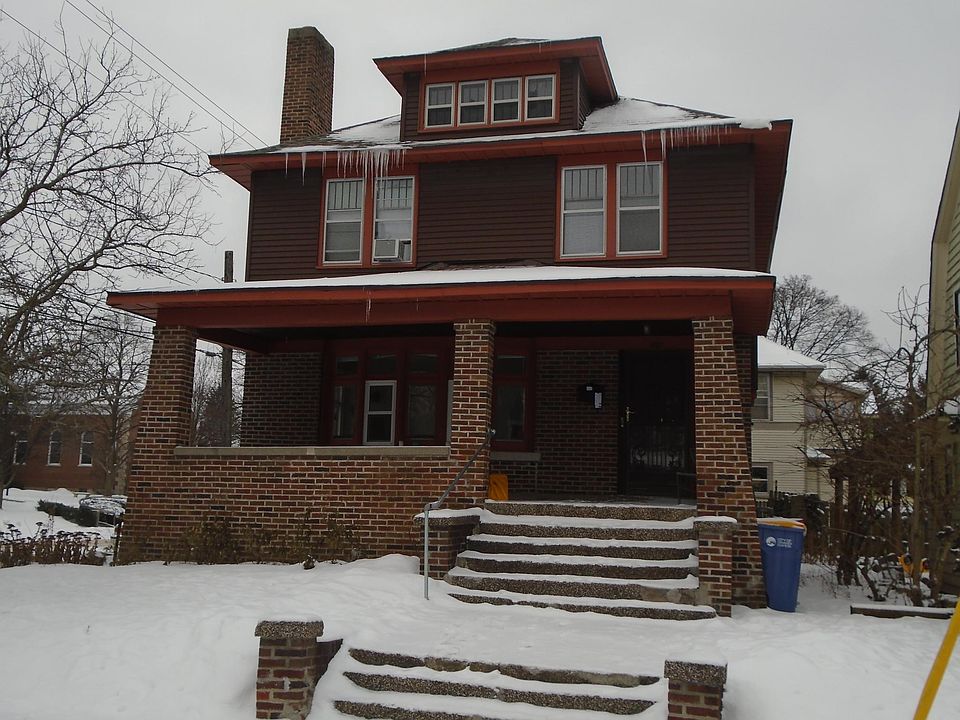 Front exterior view on Glenwood