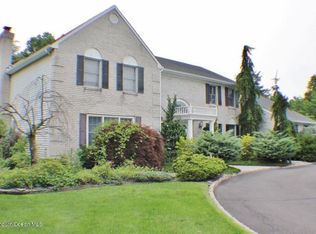 7 Dearborn Dr, Holmdel, NJ 07733