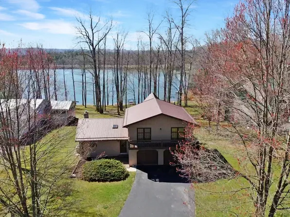 20 Crystal Cove Ct, Du Bois, PA 15801