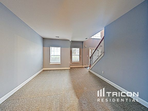 3rd image of 4018 Clay Ct SE