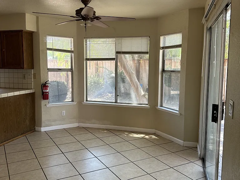 2150 Holder Ln — Photo 5