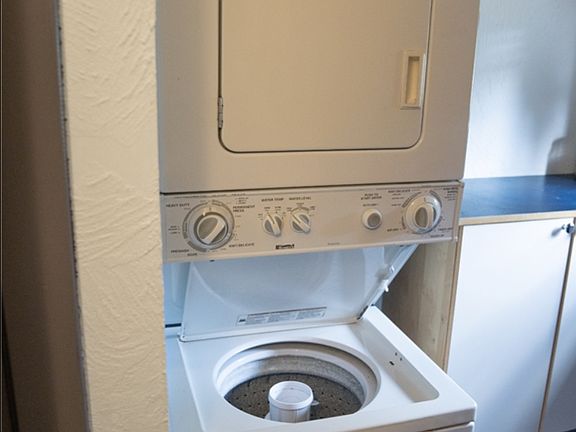 5th image of 160 N 3 E #B