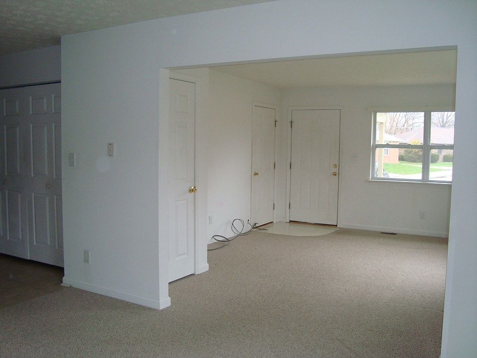 2nd image of 418 & 420 Westbridge Dr