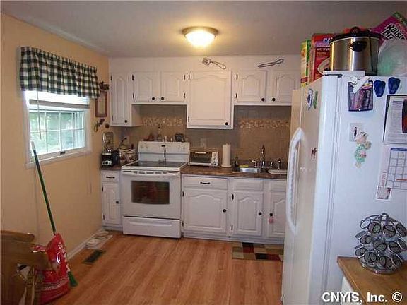 4th image of 4053 Marlton Cir
