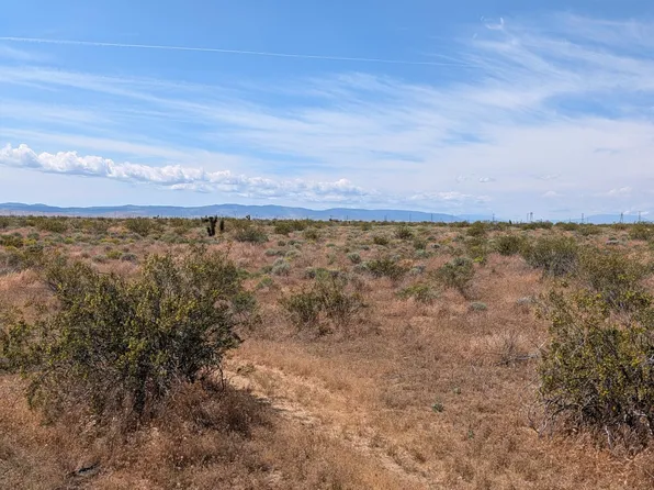 90th St W, Rosamond, CA 93560