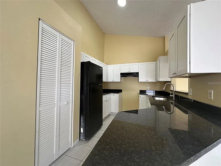 3933 Magnolia Lake Ln — Photo 2