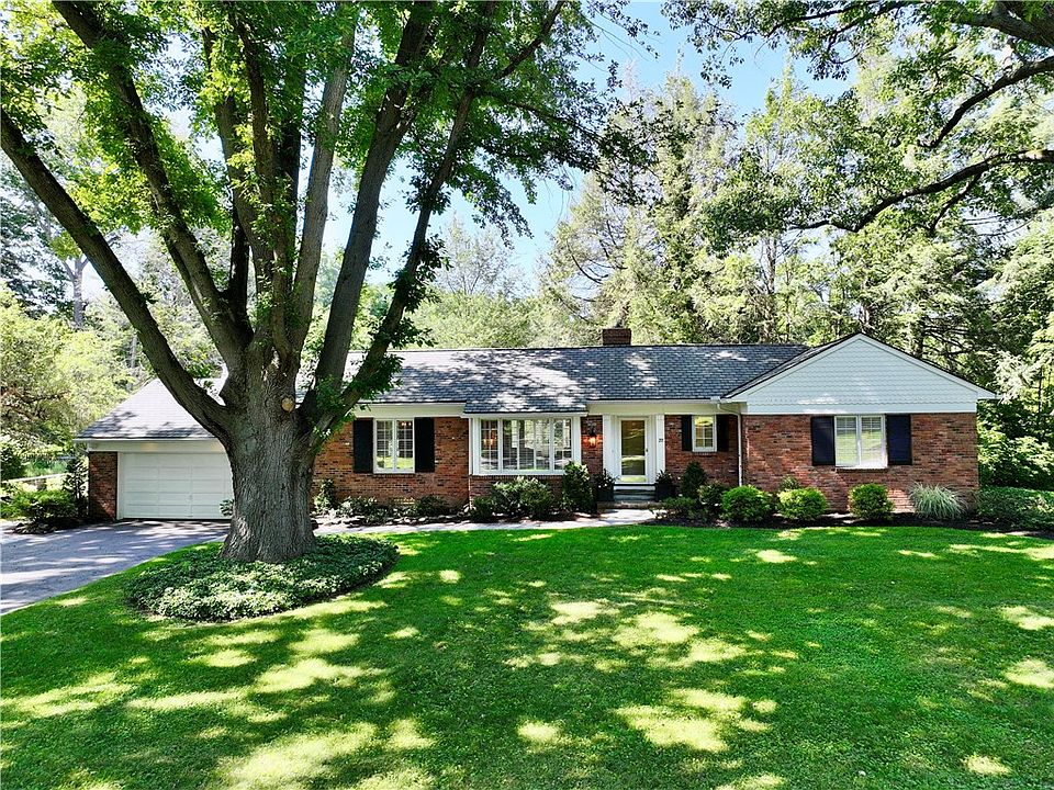1st image of 20 Briar Patch Rd