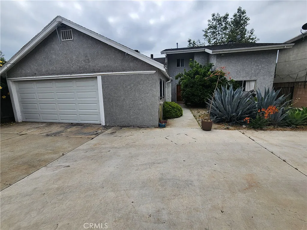 5 bed, 4.5 bath, 3478 sqft, $6,500 — Photo 1