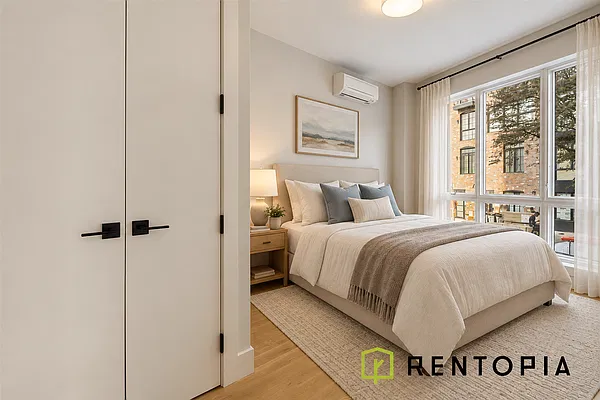 Bedroom, photo 1