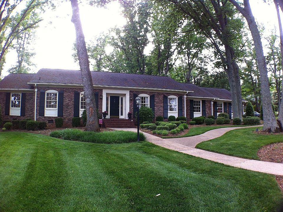 1st image of 1 Jamestown Dr
