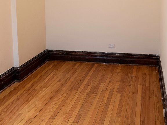 5th image of 853 W Wellington Ave #1A
