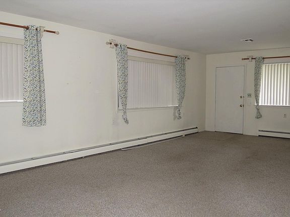 4th image of 13 Saint David Dr