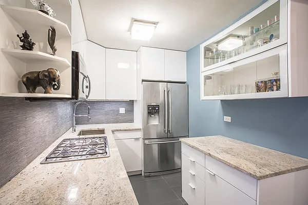 Sold by Compass | media 1