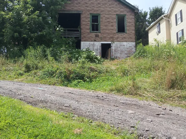 126 Eleanor St, Langeloth, PA 15054