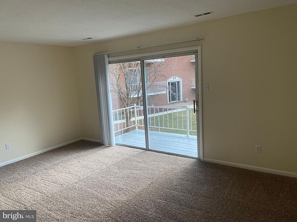 1st image of 103 N Edgewood Dr APT 6