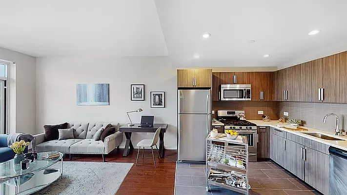 Sold by Luxury Apartments LIC | media 23