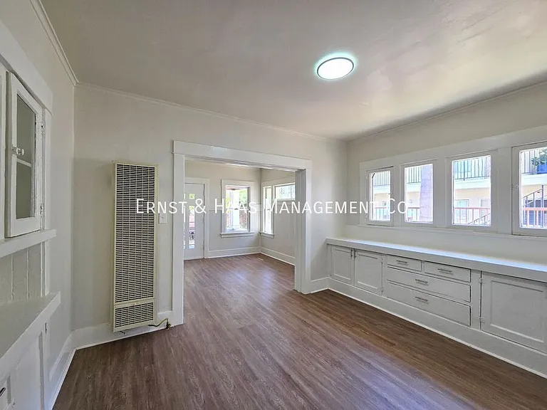 1027 1/2 E Ocean Blvd — Photo 8