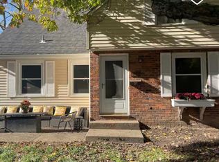 (Undisclosed Address), Williamsville, NY 14221