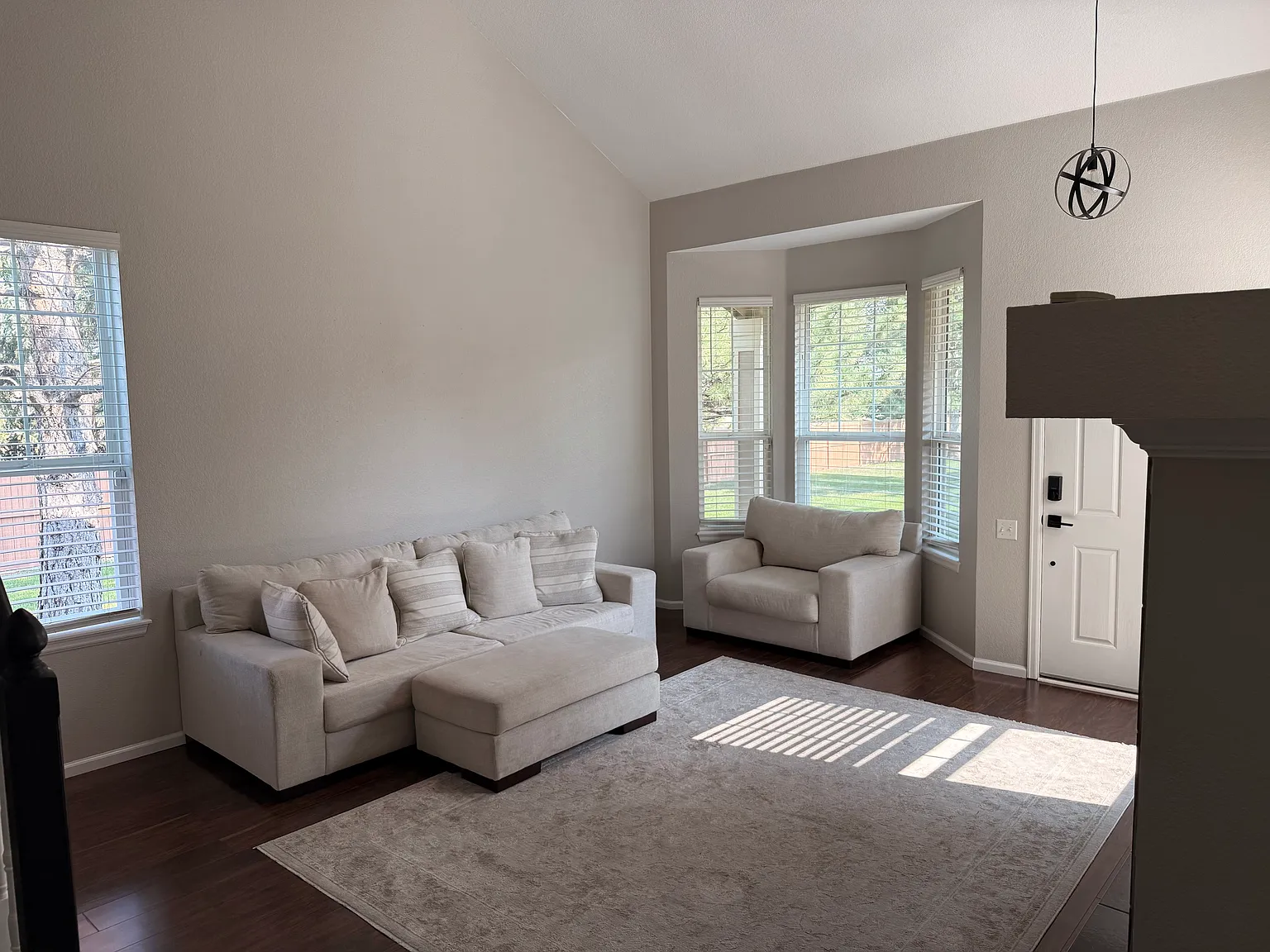 3 bed, 2561 sqft, $1,200 — Photo 3