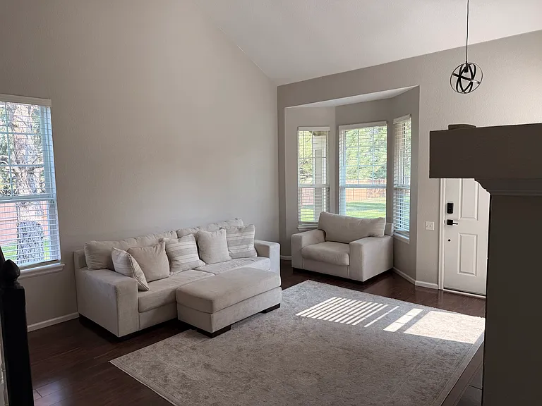 10118 Grove Loop #C — Photo 3