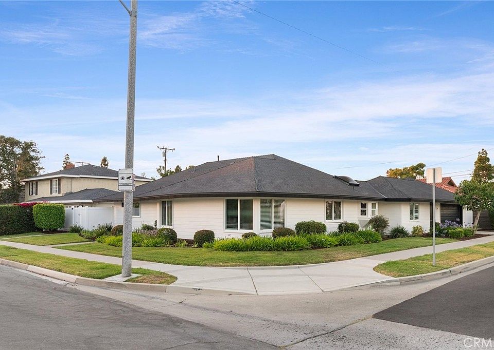 1st image of 2904 Club House Rd