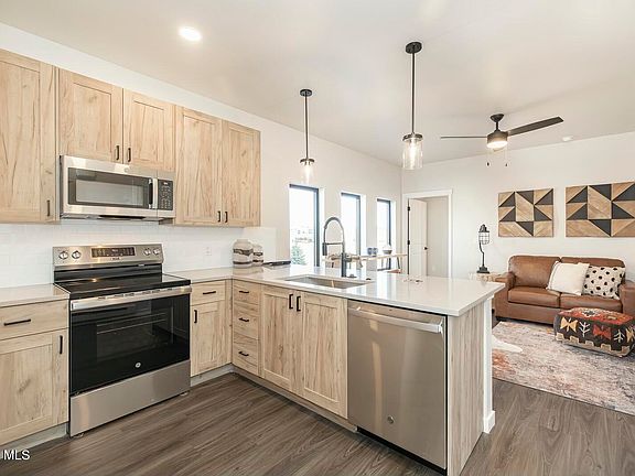 3rd image of 109 Granby Meadow Drive