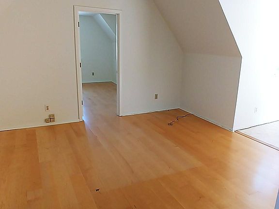 5th image of 2033 Pierce St #5