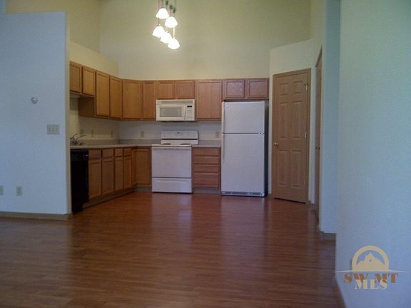 3rd image of 31 N Shore Drive Dr Unit 8